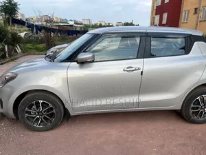 Suzuki Swift 2022 Gray