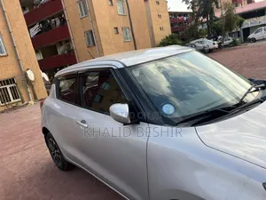 Suzuki Swift 2022 Gray