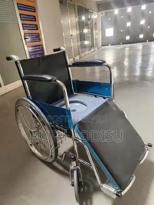 Photo - Commode Wheelchair朱雀wheelchair較大wheelchair做了wheelchair鳵的wheelchair