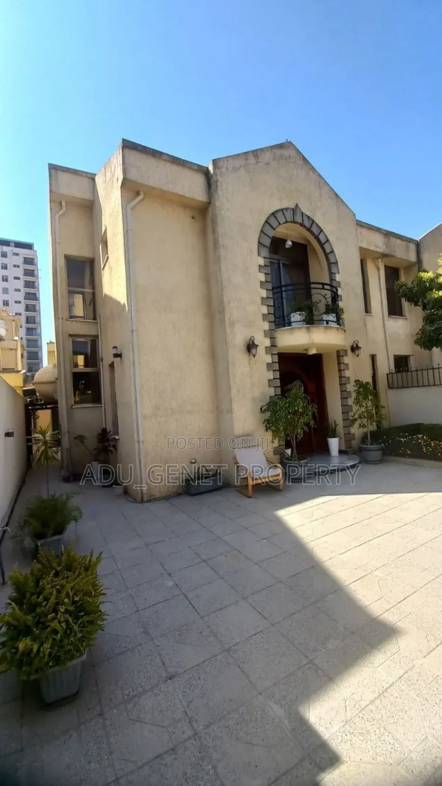 Furnished 5bdrm Condo in አያት, Yeka for sale