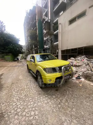 Photo - Nissan Navara 2006 Yellow