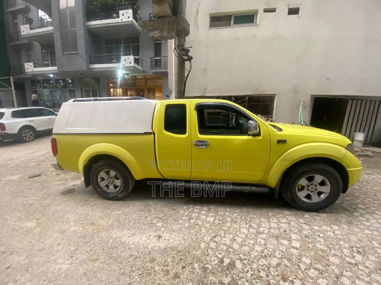 Nissan Navara 2006 Yellow