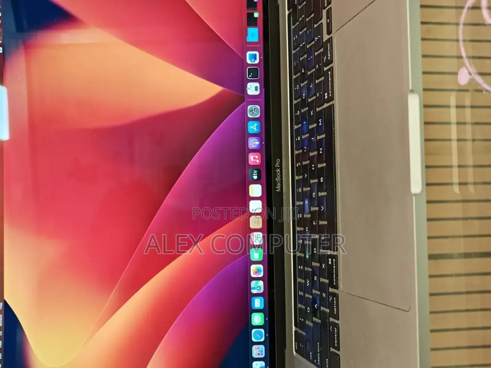 New Laptop Apple MacBook Pro 2019 16GB Intel Core I7 SSD 512GB
