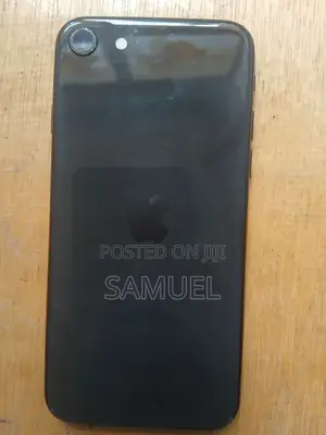 Apple iPhone SE (2020) 64 GB Black