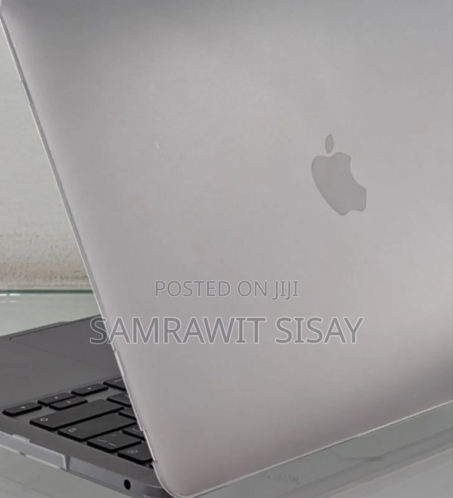 New Laptop Apple MacBook Pro 2022 M2 8GB Apple M2 SSD 256GB
