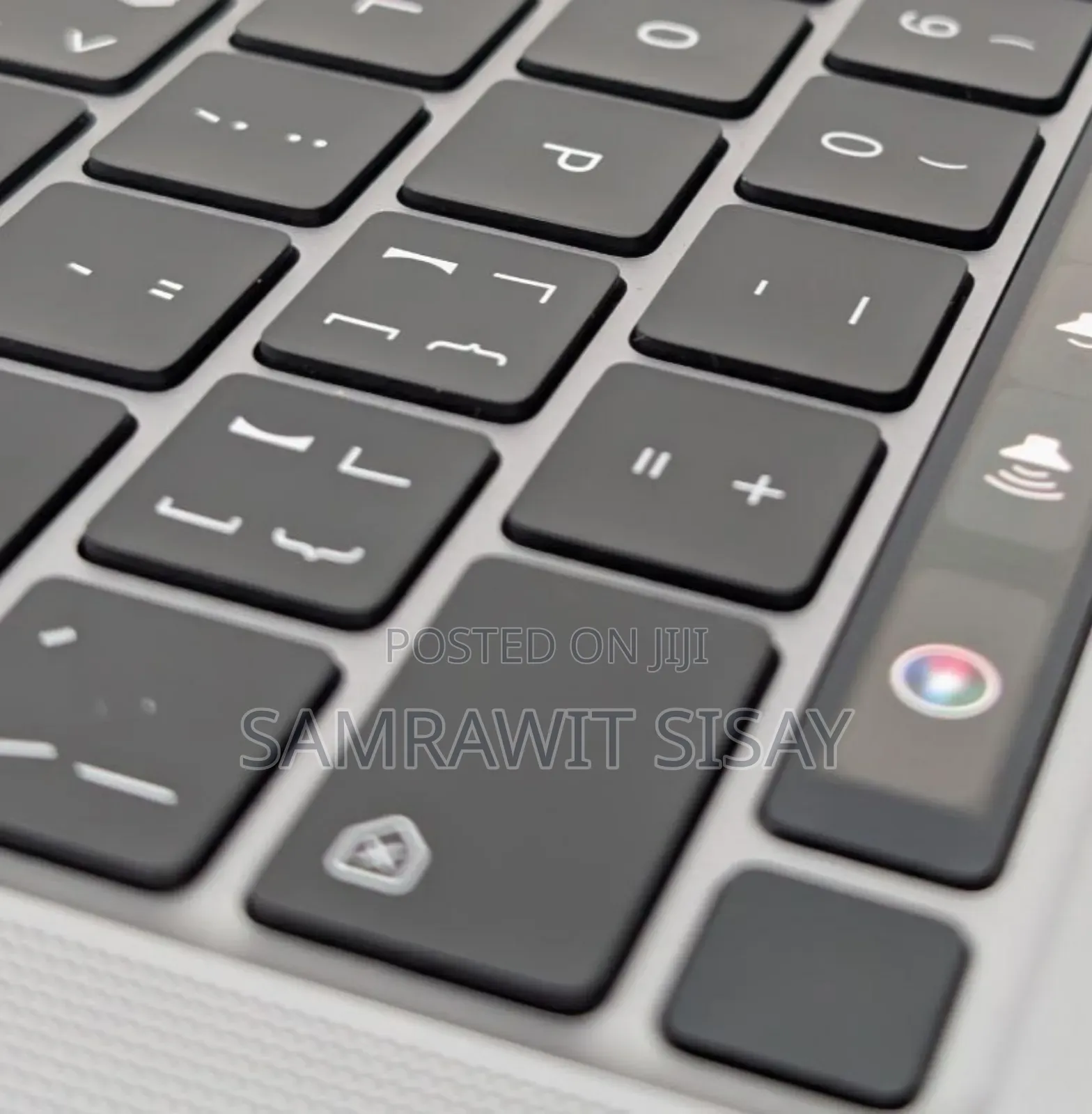 New Laptop Apple MacBook Pro 2022 M2 8GB Apple M2 SSD 256GB