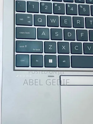 New Laptop HP ZBook Firefly G8 16GB Intel Core I7 SSD 512GB