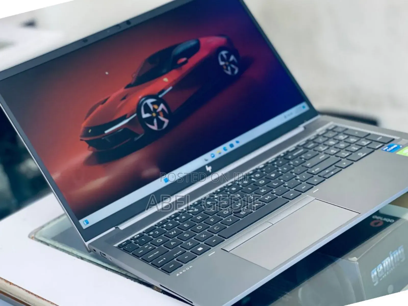 New Laptop HP ZBook Firefly G8 16GB Intel Core I7 SSD 512GB