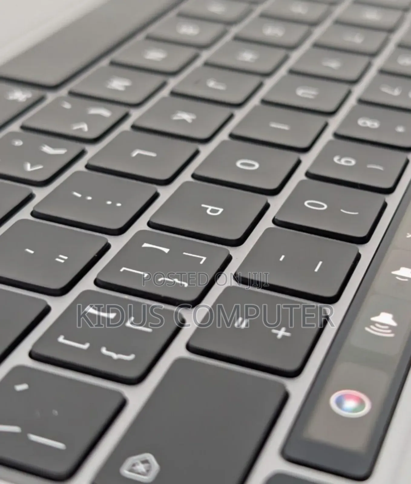 New Laptop Apple MacBook Pro 2022 M2 8GB Apple M2 SSD 256GB