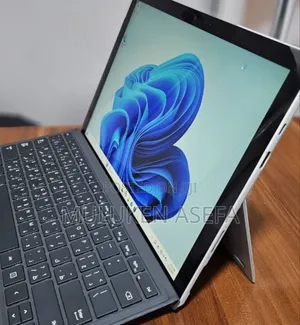 New Laptop Microsoft Surface 8GB Intel Core I5 SSD 128GB