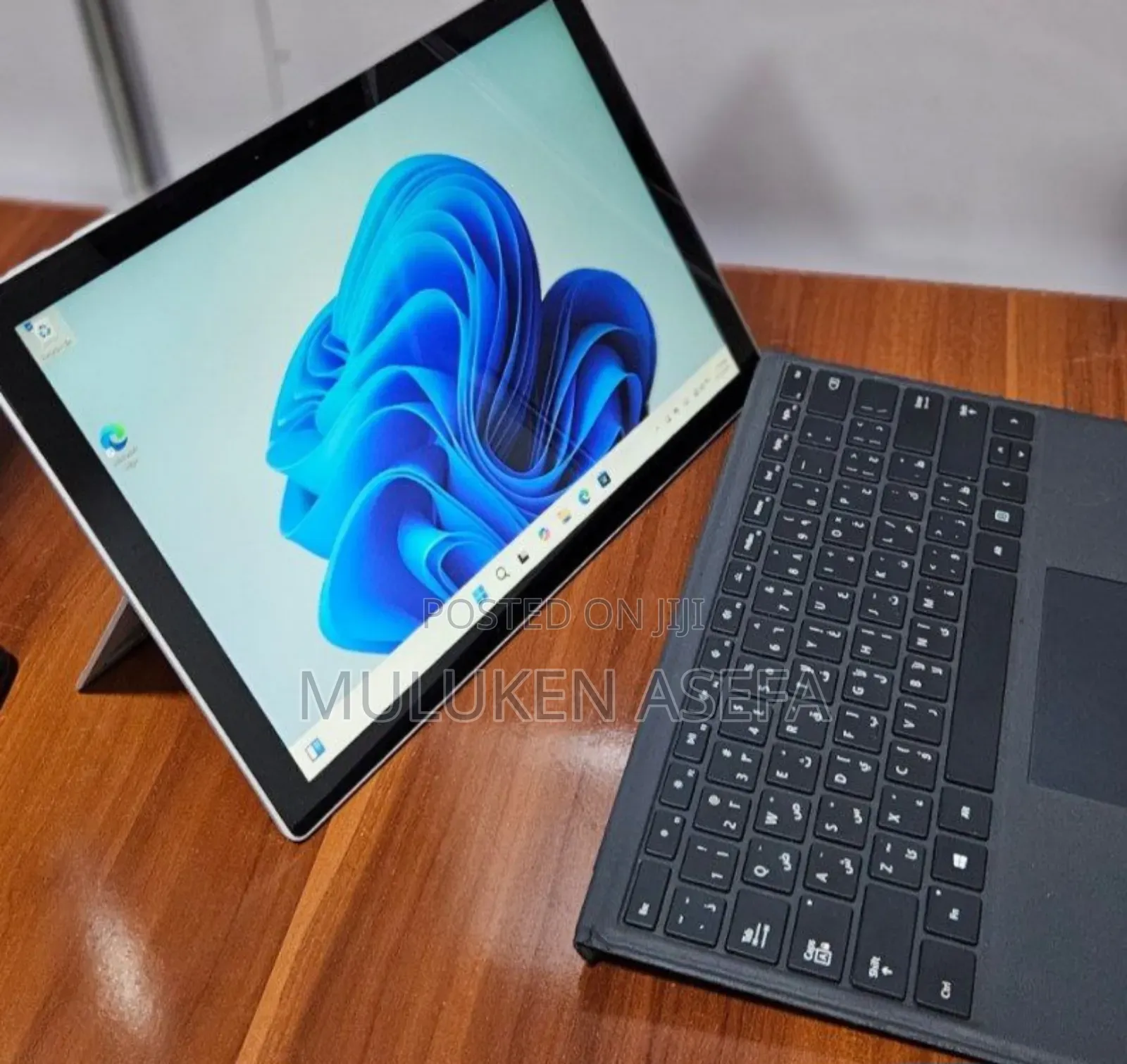 New Laptop Microsoft Surface 8GB Intel Core I5 SSD 128GB