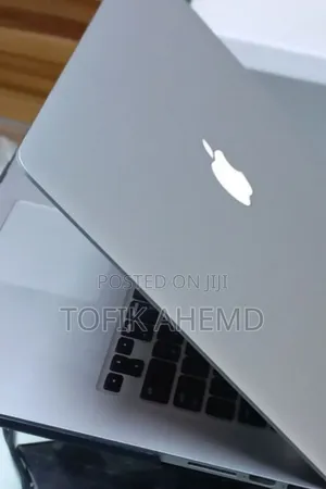 Photo - New Laptop Apple MacBook Pro 2017 16GB Intel Core I7 SSD 256GB