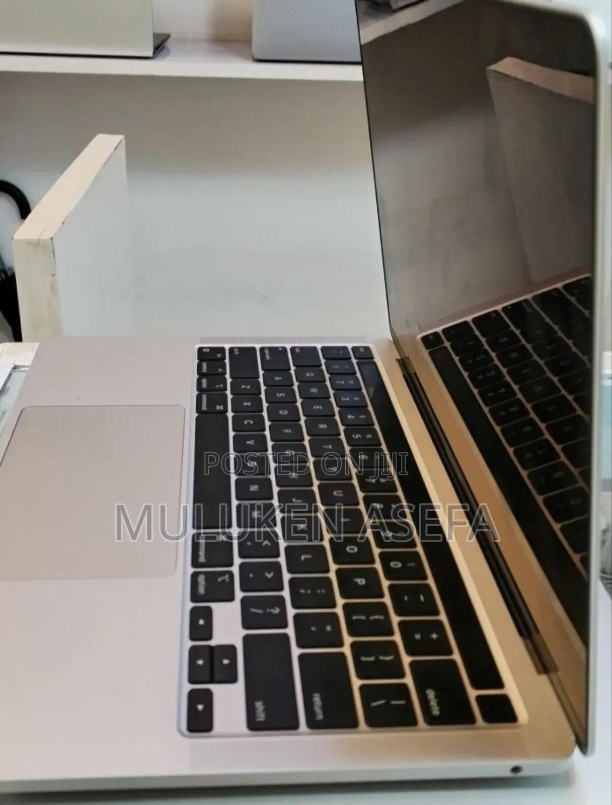 New Laptop Apple MacBook Pro 2020 M1 16GB Apple M1 Pro SSD 512GB