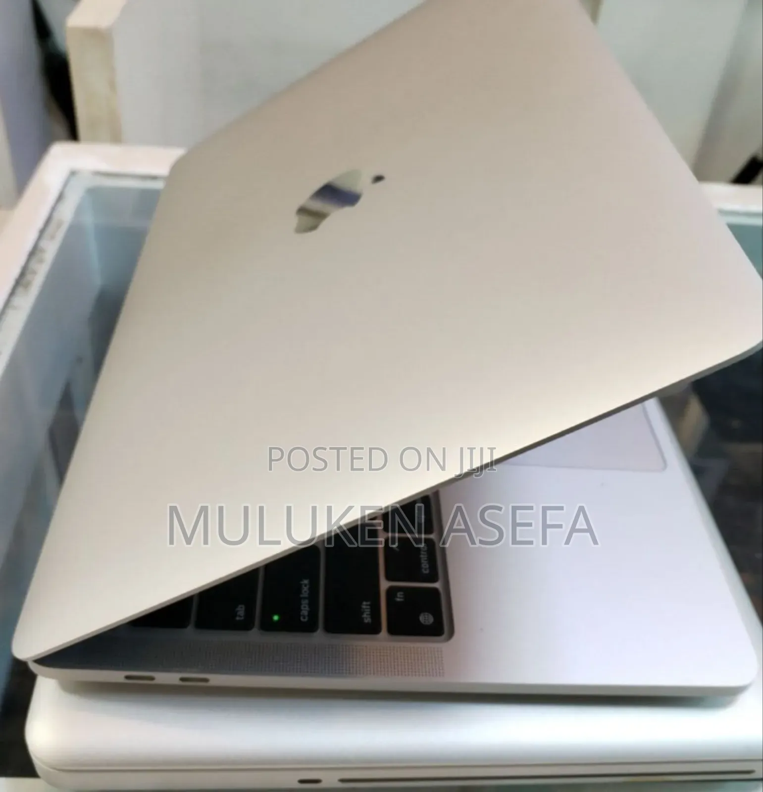 New Laptop Apple MacBook Pro 2020 M1 16GB Apple M1 Pro SSD 512GB
