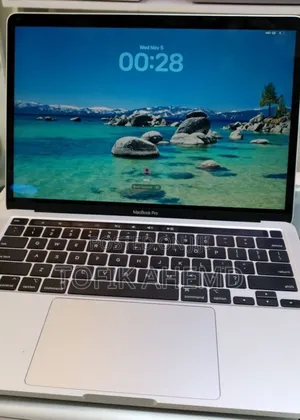 New Laptop Apple MacBook Pro M1 16GB AMD A8 SSD 256GB