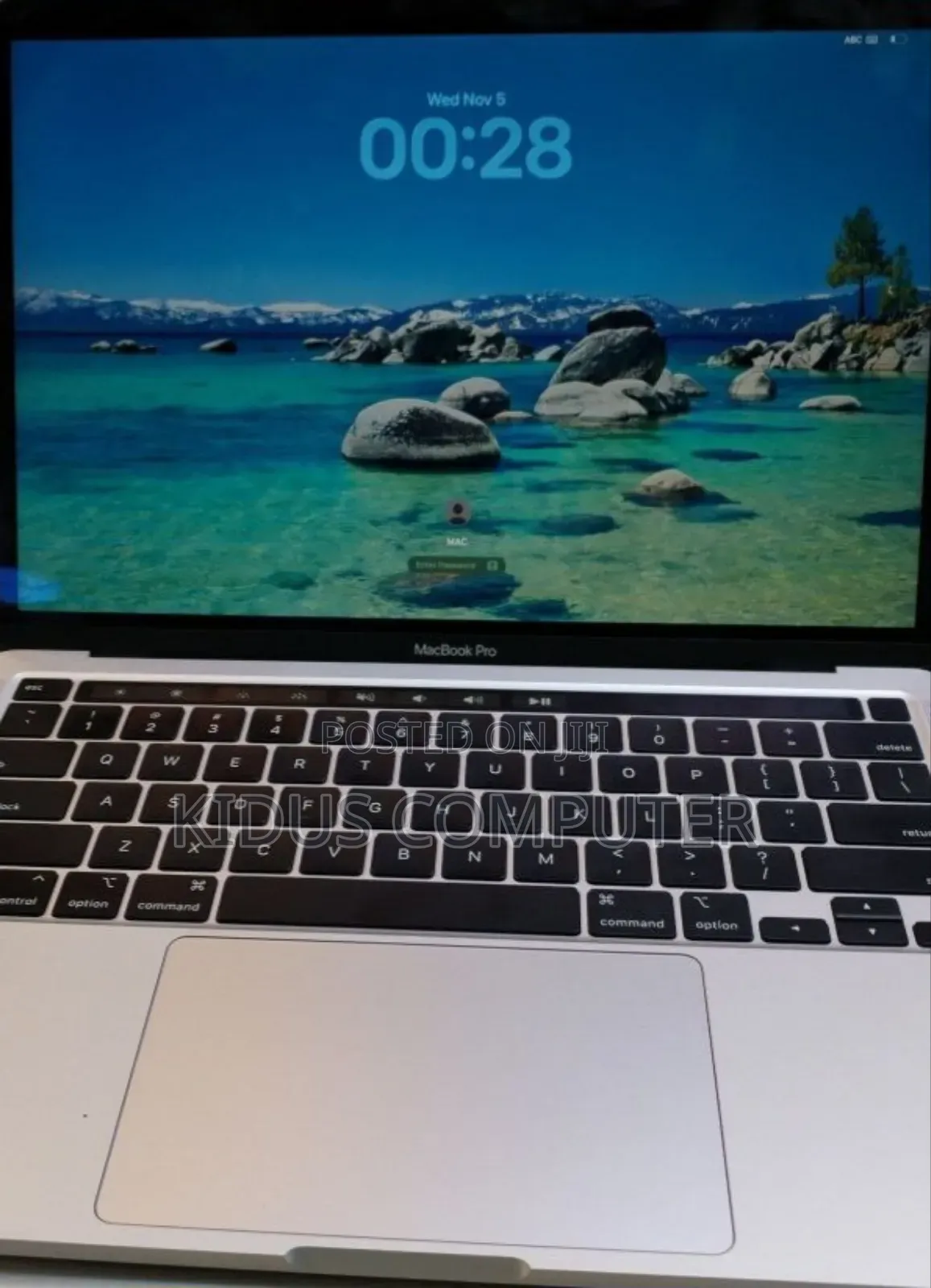 New Laptop Apple MacBook Pro 2020 M1 16GB Apple M1 SSD 512GB