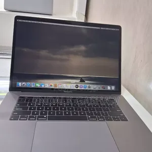 New Laptop Apple MacBook Pro 2019 32GB Intel Core I9 SSD 512GB