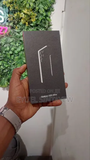 Photo - New Samsung Galaxy S25 Ultra 256 GB Black