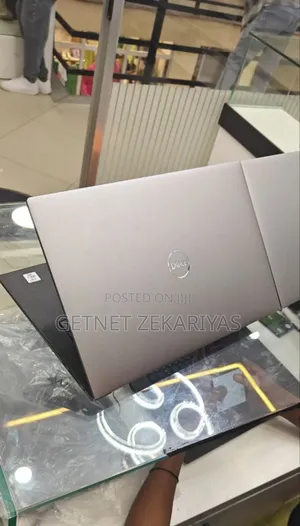 New Laptop Dell Precision 5570 16GB Intel Core I7 SSD 512GB