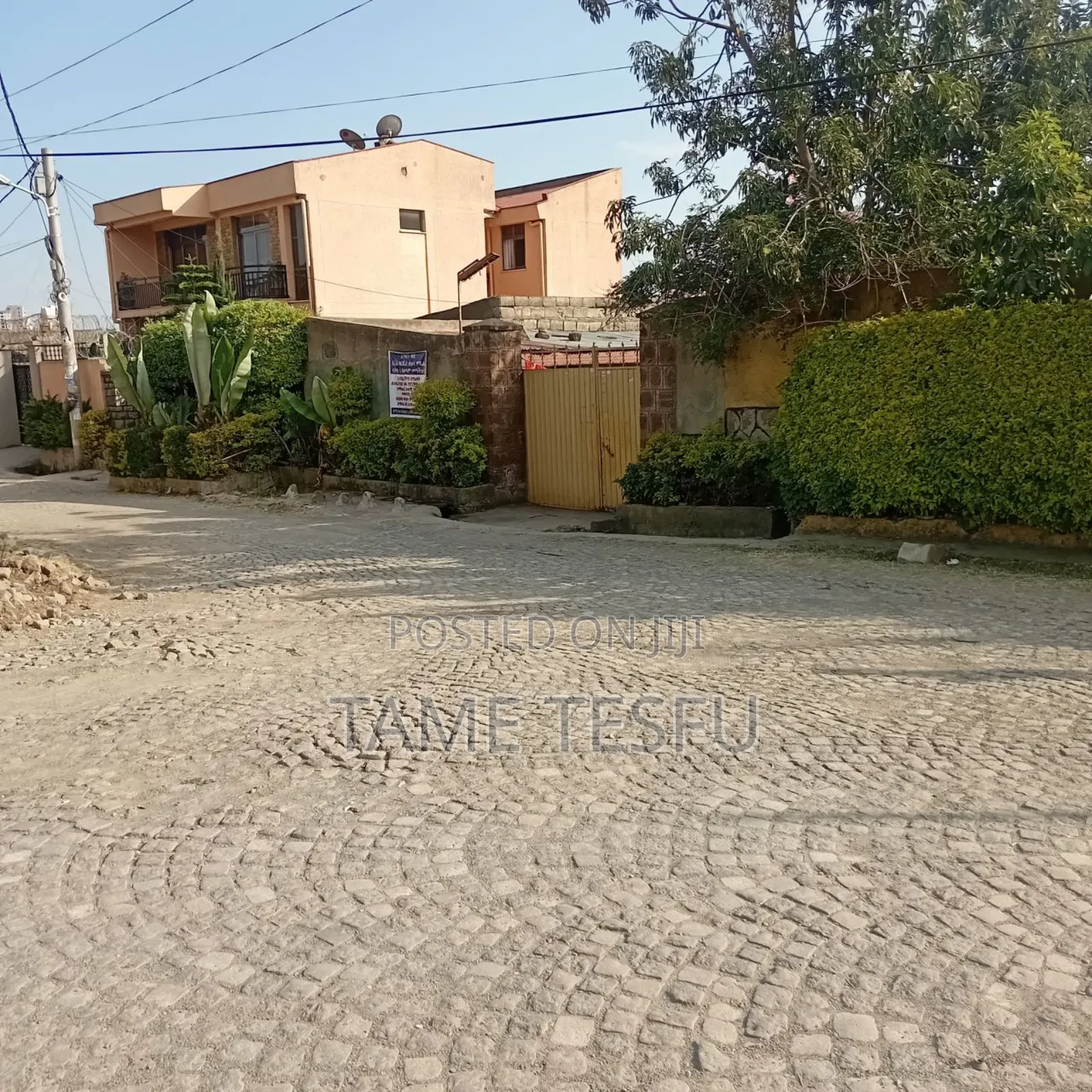 3bdrm House in Cmc, Yeka for sale