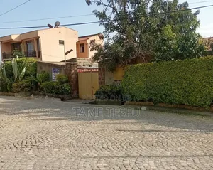 3bdrm House in Cmc, Yeka for sale