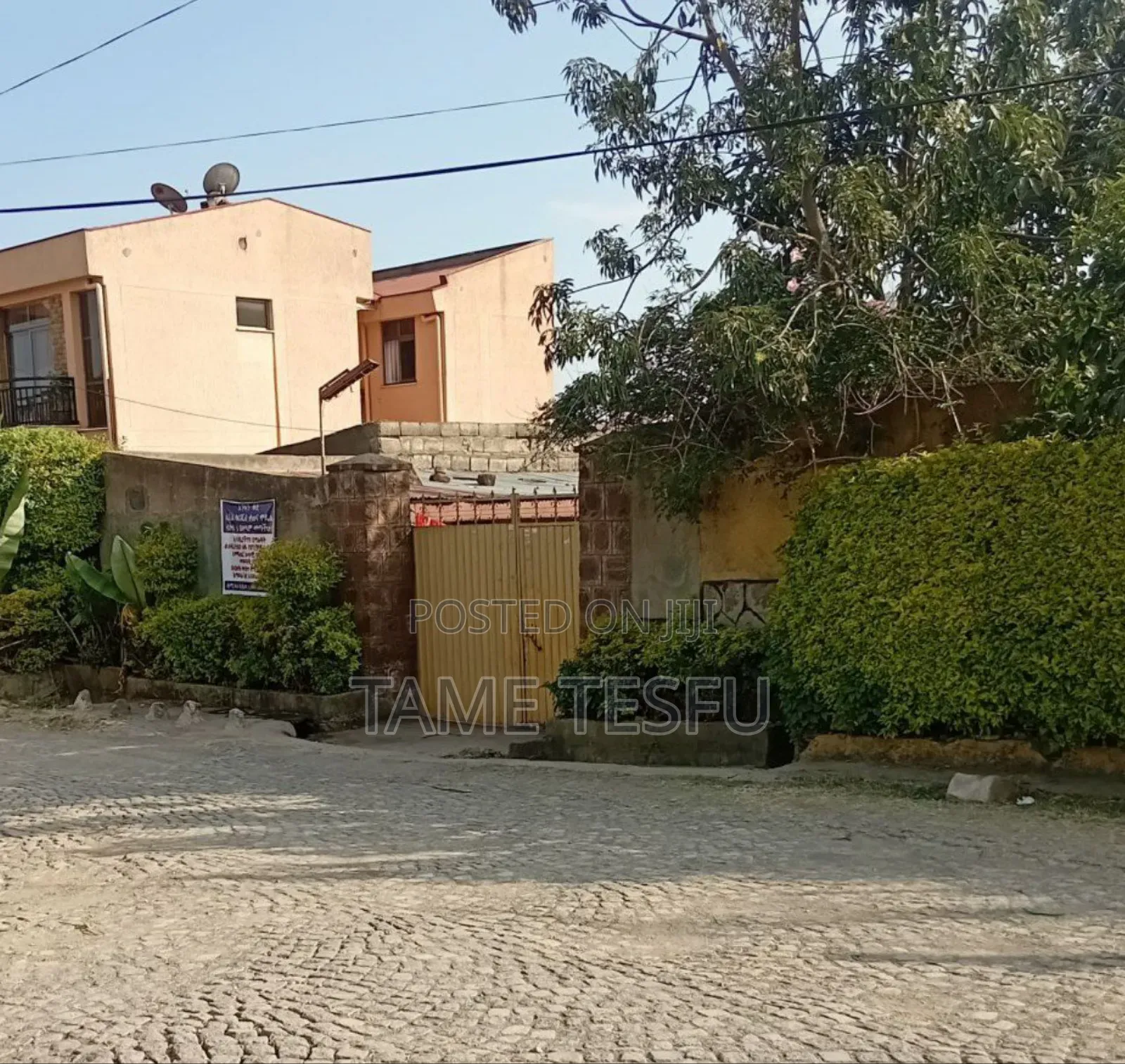 3bdrm House in Cmc, Yeka for sale