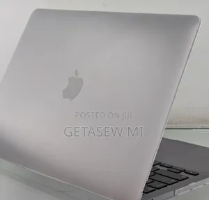 Photo - New Laptop Apple MacBook Pro 2022 M2 8GB Apple M2 SSD 256GB
