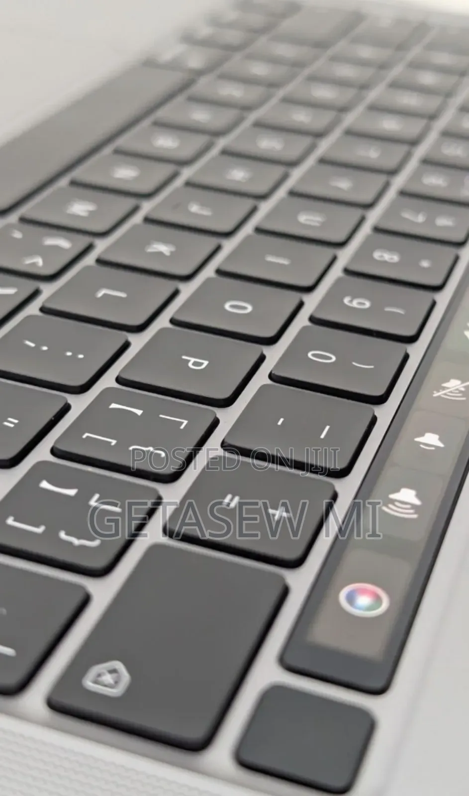 New Laptop Apple MacBook Pro 2022 M2 8GB Apple M2 SSD 256GB