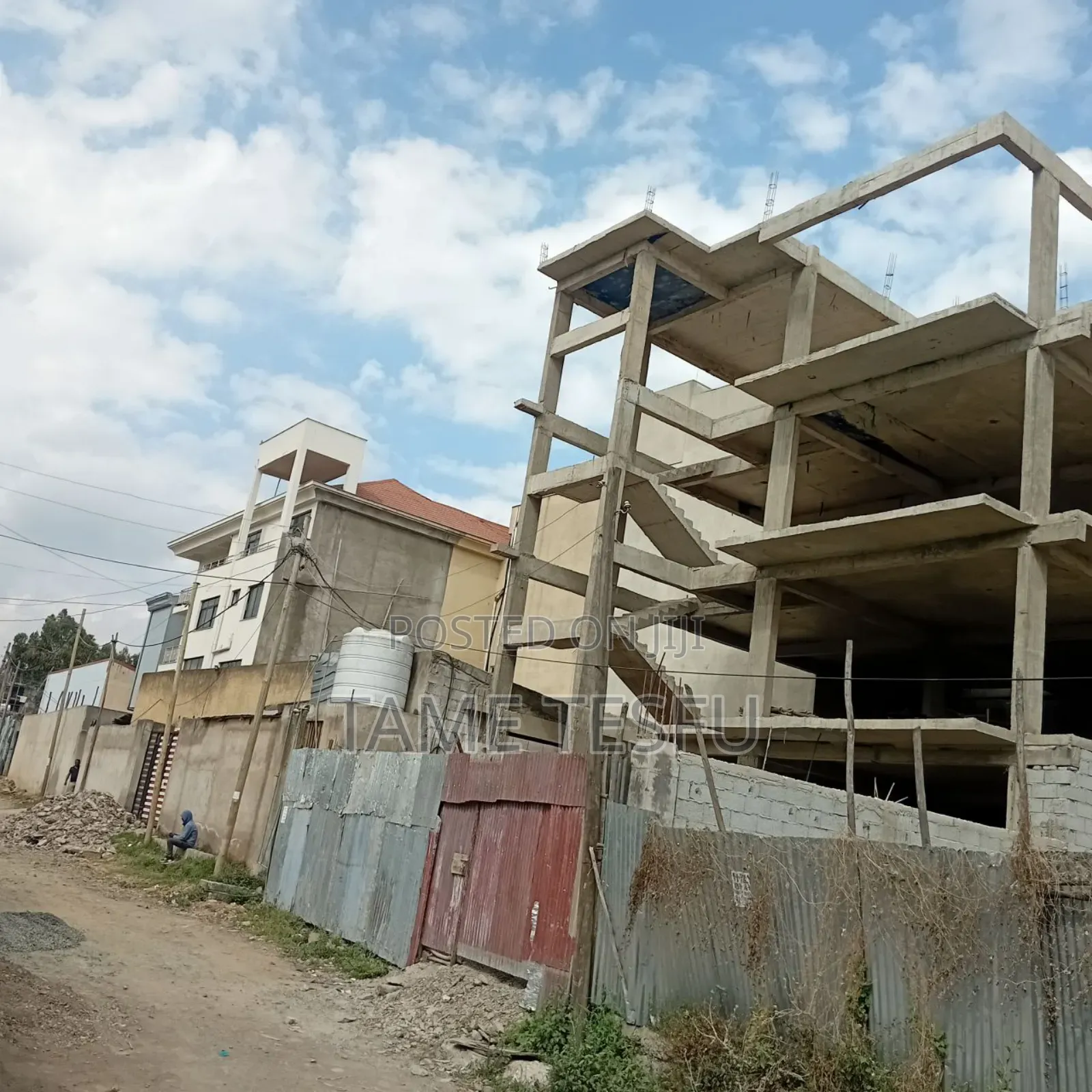 5bdrm House in Cmc, Yeka for sale