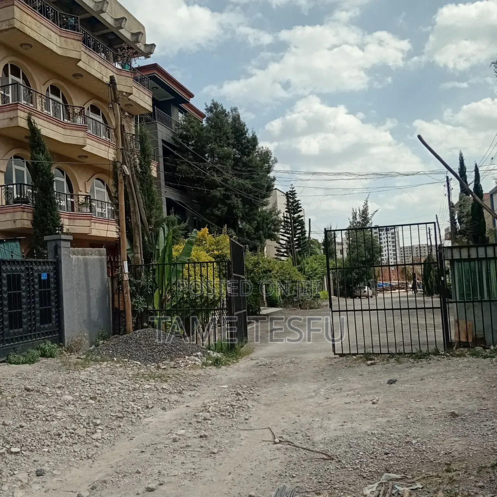 5bdrm House in Cmc, Yeka for sale