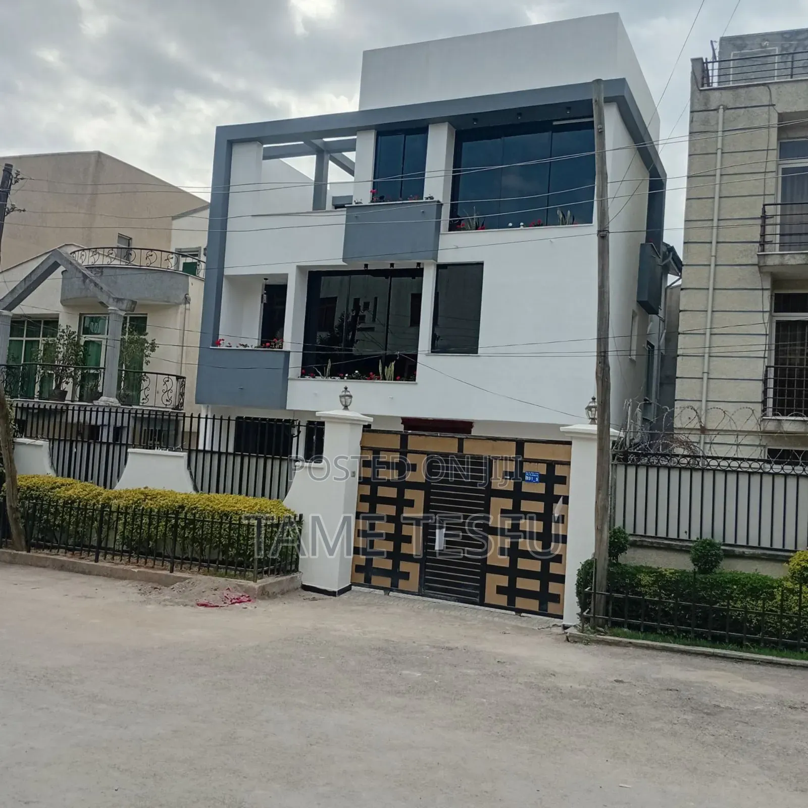 Furnished 7bdrm House in Cmc, Bole for sale