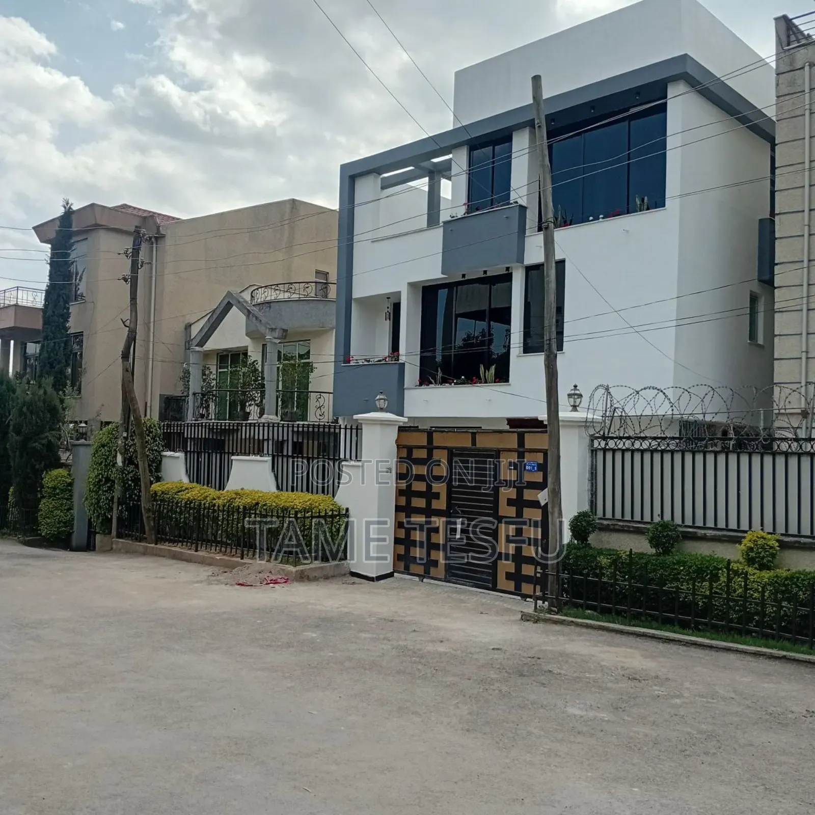 Furnished 7bdrm House in Cmc, Bole for sale