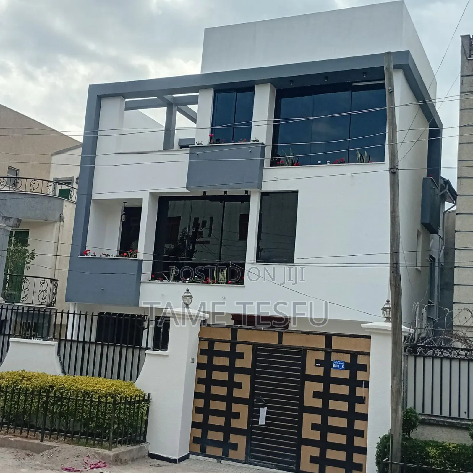 Furnished 7bdrm House in Cmc, Bole for sale