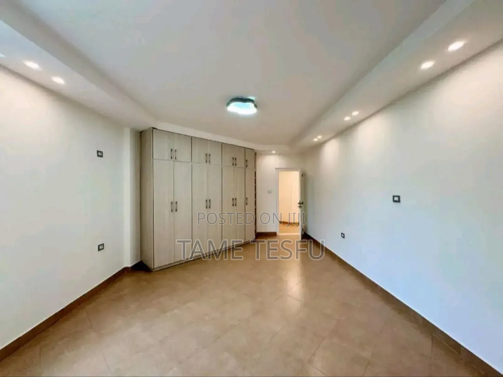 Furnished 12bdrm House in Cmc, Bole for sale