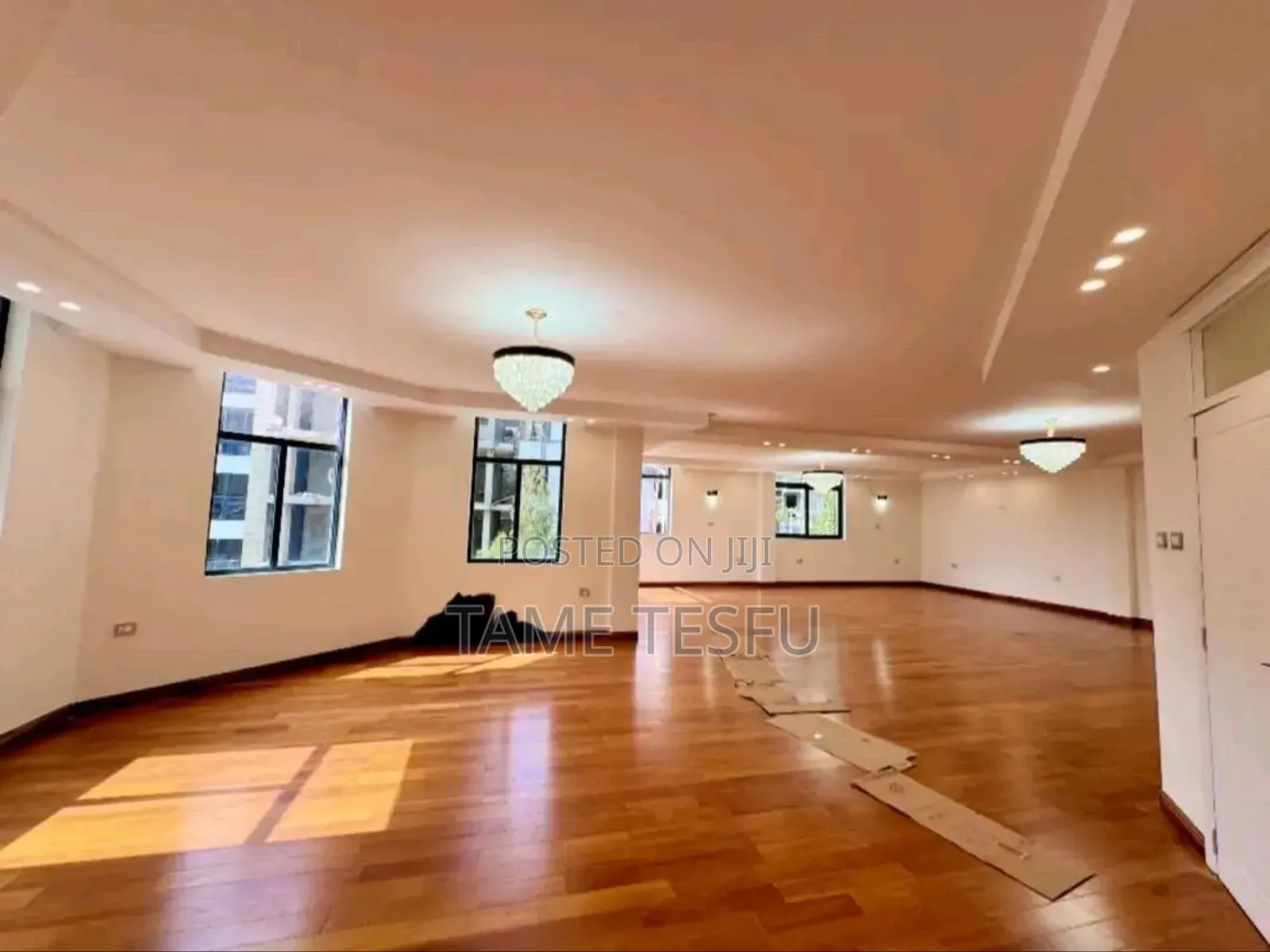 Furnished 12bdrm House in Cmc, Bole for sale