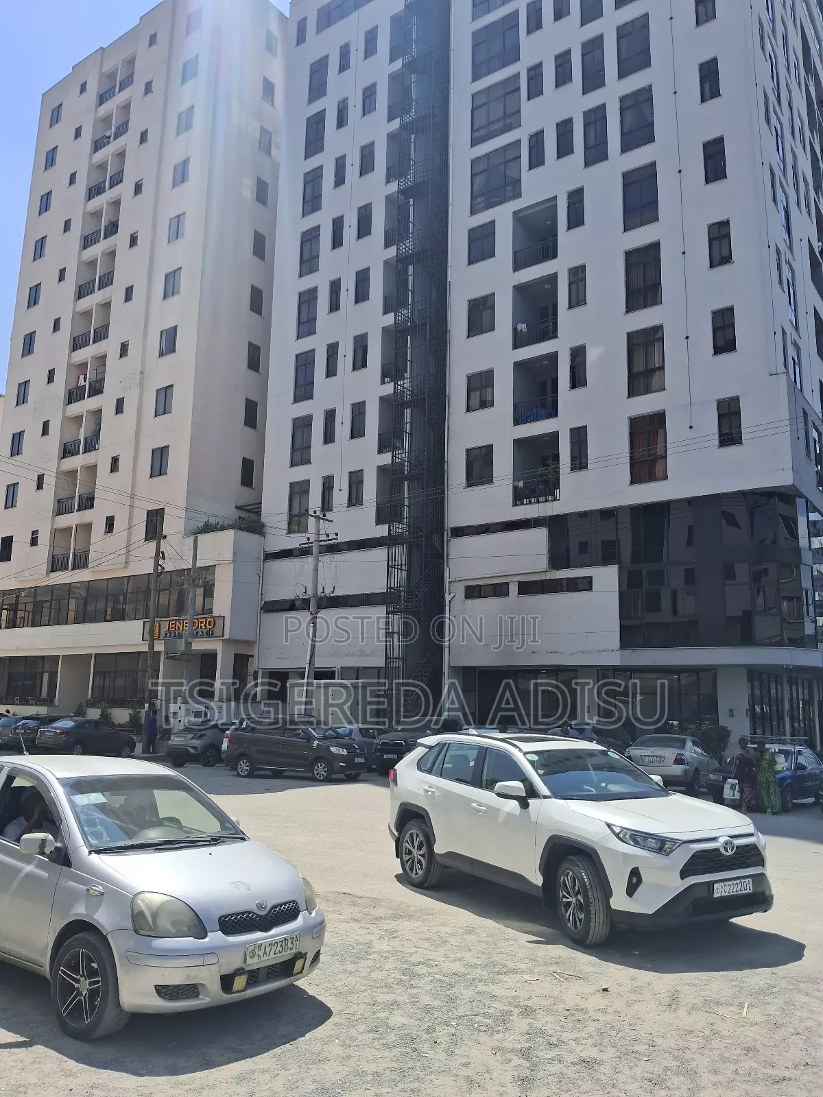 Furnished 3bdrm Apartment in ጃንቦሮ ሪልስቴት, Bole for sale
