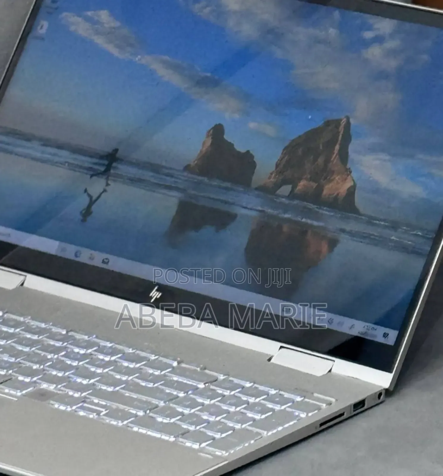 New Laptop HP Envy X360 8GB Intel Core I5 SSD 1T