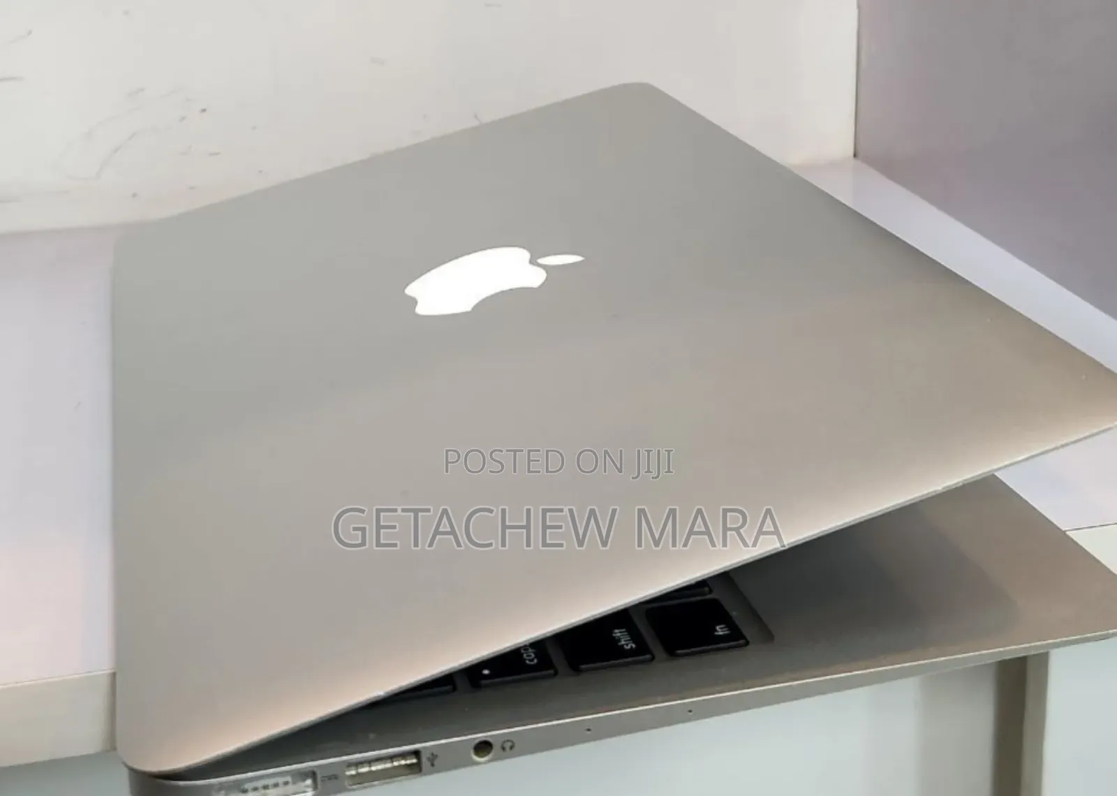 New Laptop Apple MacBook 2015 4GB Intel Core I5 SSD 128GB