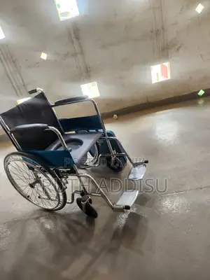 Photo - Commode Wheelchair鳵你toilet Wheelchair鳵我wheelchair脯了wheelchair Medical