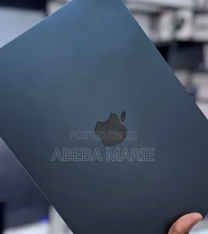 New Laptop Apple MacBook Air 2022 M2 8GB Apple M1 SSD 256GB