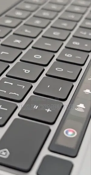 New Laptop Apple MacBook Pro 2022 M2 8GB Apple M2 SSD 256GB