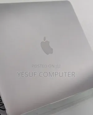 New Laptop Apple MacBook Pro 2022 M2 8GB Apple M2 SSD 256GB