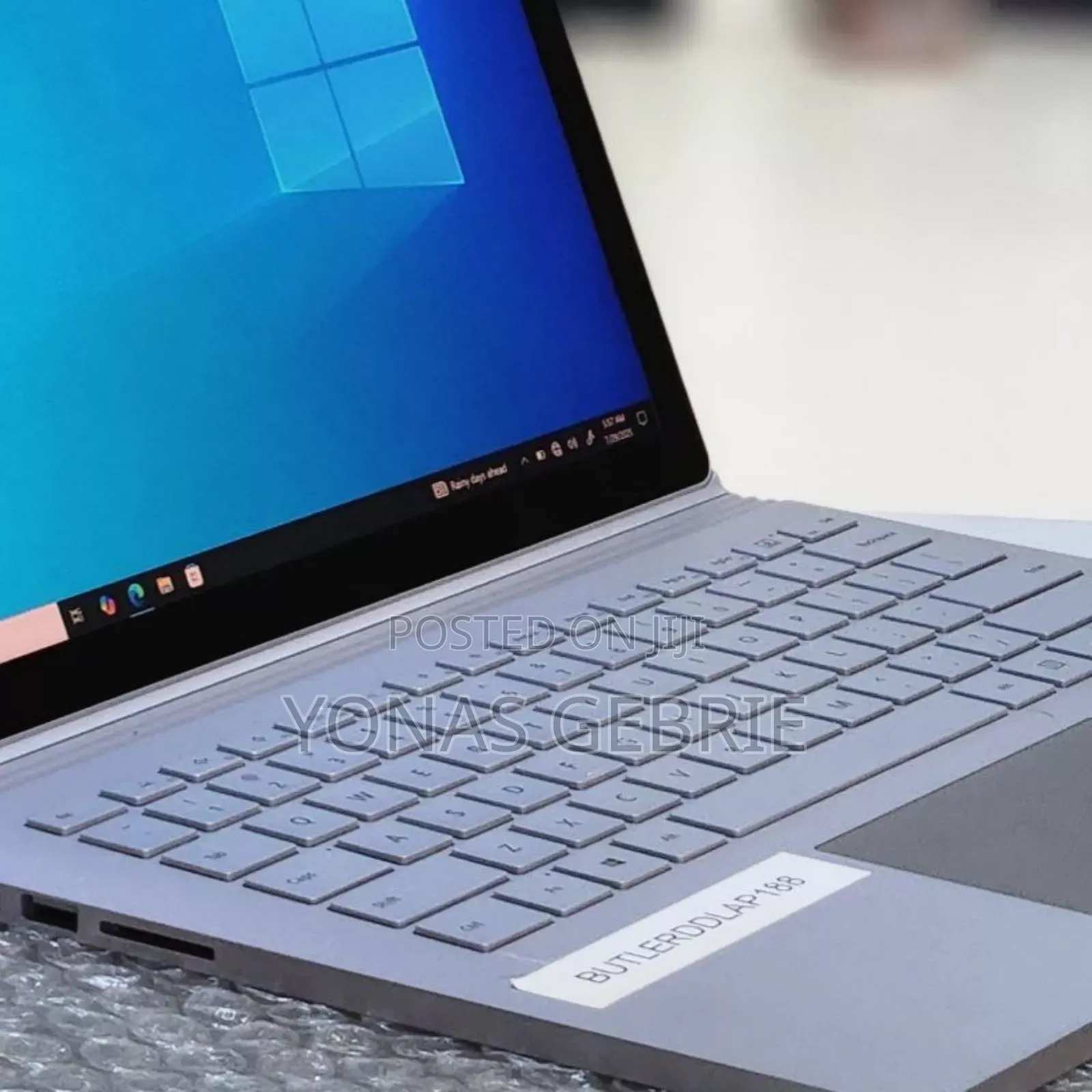 New Laptop Microsoft Surface 16GB Intel Core i7 SSD 256GB