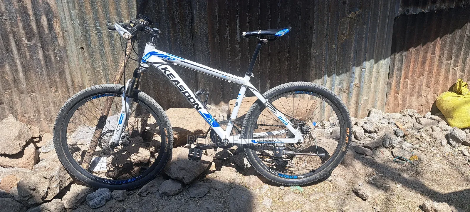 Betam Arif Yzota Lay Yale