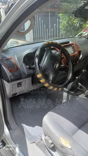 Toyota Hilux 2010 Gray