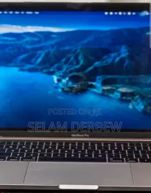 Photo - New Laptop Apple MacBook Pro 2016 16GB Intel Core I7 SSD 512GB