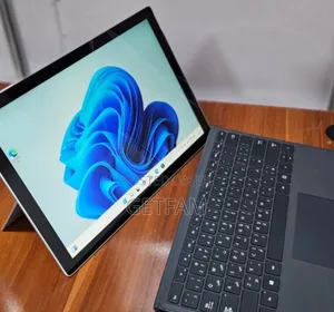 New Laptop Microsoft Surface 8GB Intel Core I5 SSD 128GB