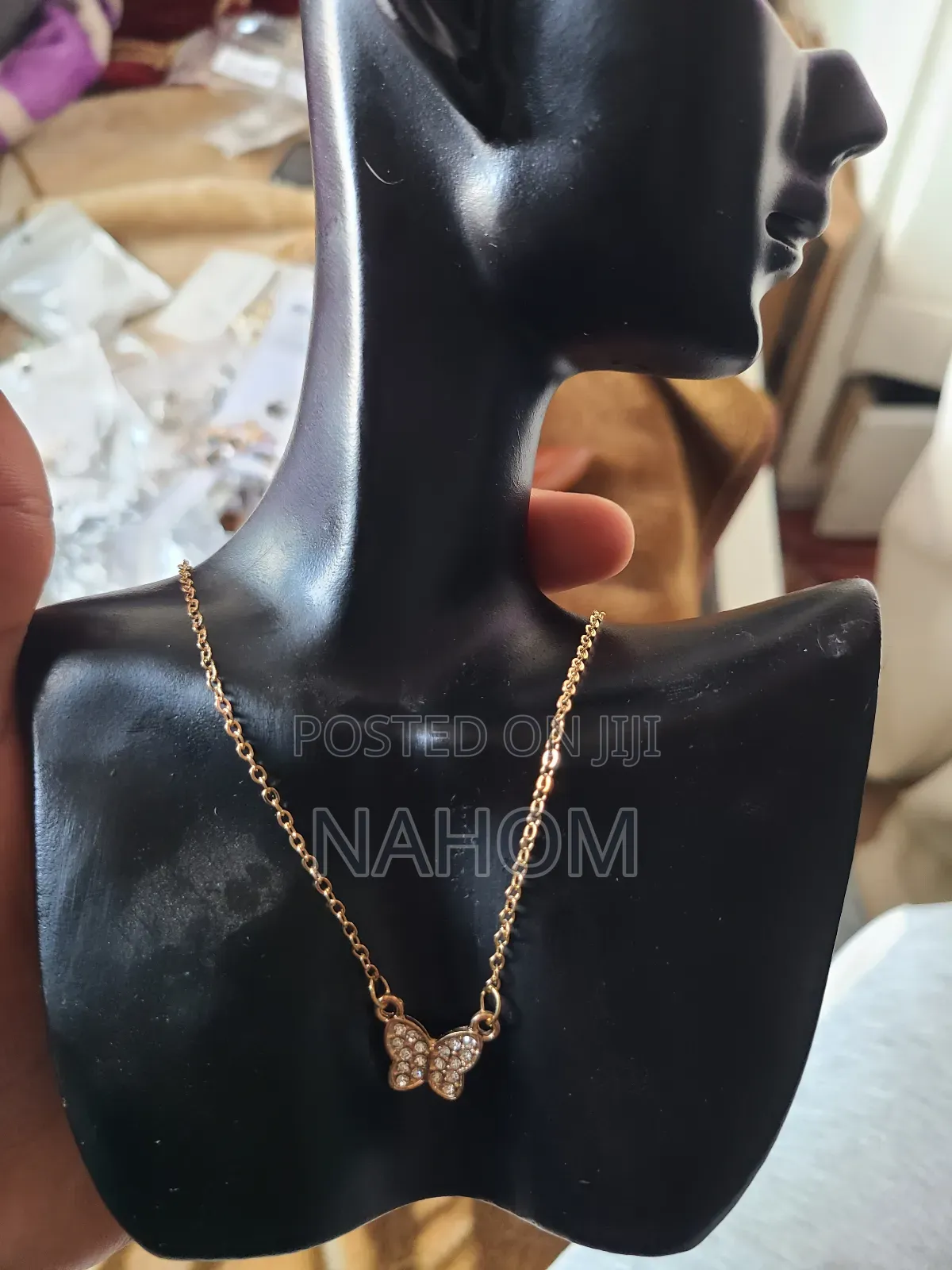 Joro Jet Ye Anget Habel ጆሮ ጌጥ የአንገት ሀብል በብዛት የተለያዩ አይነቶች አሉኝ