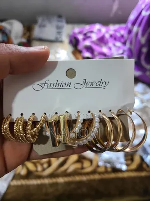 Joro Jet Ye Anget Habel ጆሮ ጌጥ የአንገት ሀብል በብዛት የተለያዩ አይነቶች አሉኝ