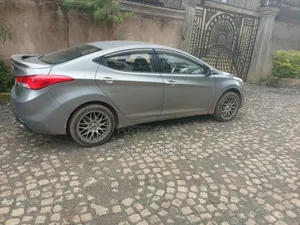 Photo - Hyundai Avante 2013 Gray